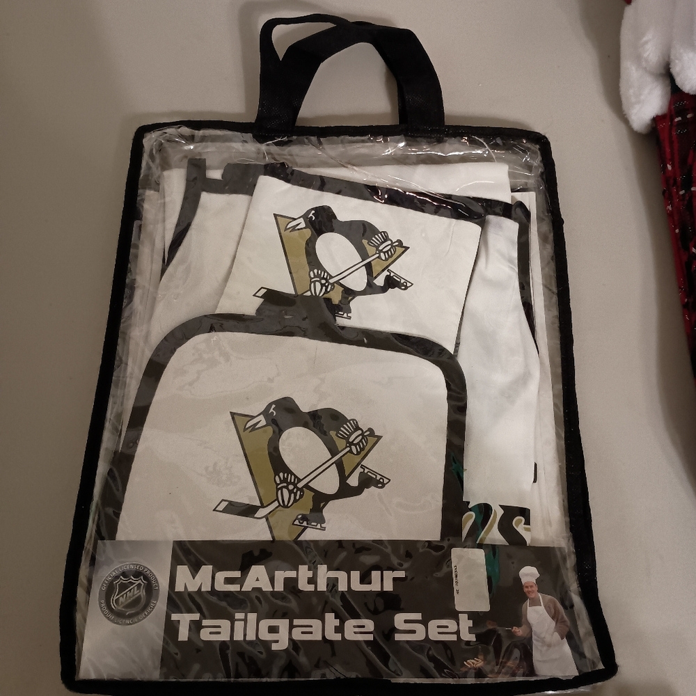 Pittsburgh Penquins 3 Piece McArthur Tailgate Set